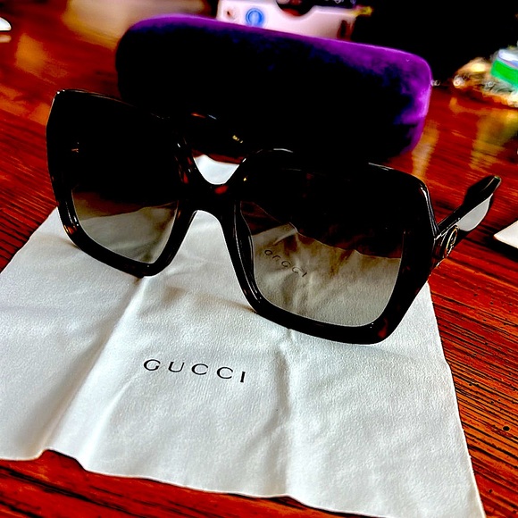 ❌❌REDUCED NWTGUCCITortoiseSquareSunglassesLOGO&BEE🐝Case&Cloth&COA.In Trend❤️ - Picture 6 of 11